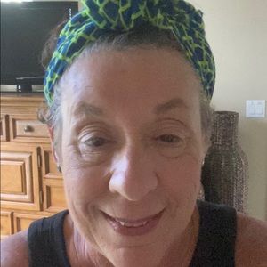 Meet your Posher, Debbie